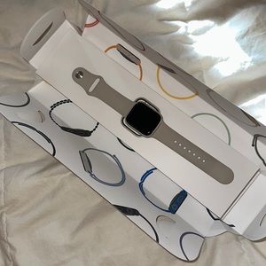 Apple Watch Series 7 41mm Starlight - Like New